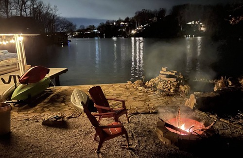 Bella Vista House | Beautiful, peaceful lakefront home on Loch Lomond!