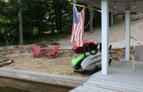 Bella Vista House | Beautiful, peaceful lakefront home on Loch Lomond!