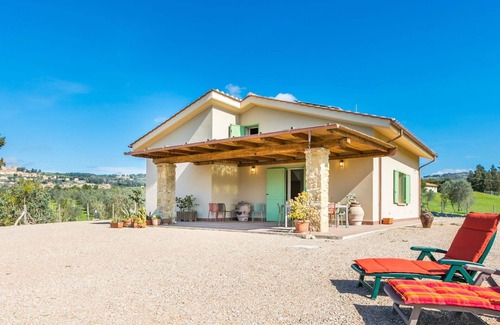 Casale Marittimo House | Beautiful private villa with A/C, WIFI, TV, terrace, pets allowed, panoramic view and parking