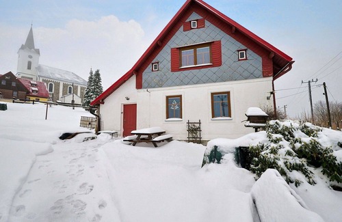 Prichovice House | Beautiful private villa for 9 people with WIFI, TV and pets allowed