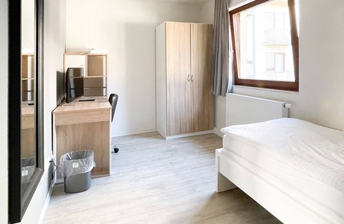 Karlsruhe City Centre Apartment | Beautiful private room in the city #3