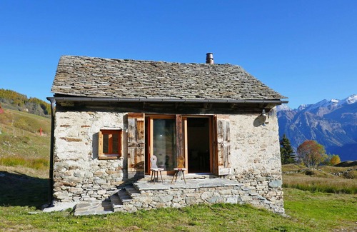 Acquarossa House | Beautiful private villa for 4 guests with WIFI, TV, terrace, pets allowed and parking