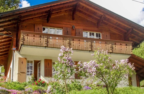 Grindelwald House | Beautiful private villa for 6 guests with WIFI, TV, patio and parking