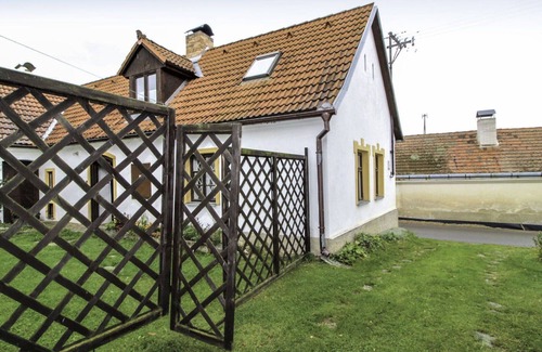 Predotice Villa | Beautiful private villa for 6 people with WIFI, hot tub and TV
