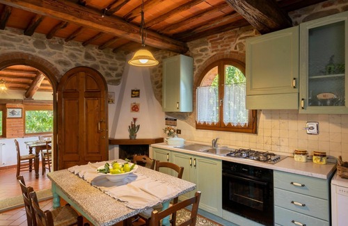 Montevarchi Villa | Beautiful private villa with WIFI, private pool, TV, balcony, pets allowed, panoramic view, parking