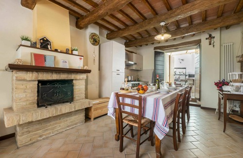 Casinina House | Beautiful private villa with hot tub, private pool, WIFI, TV, pets allowed and panoramic view