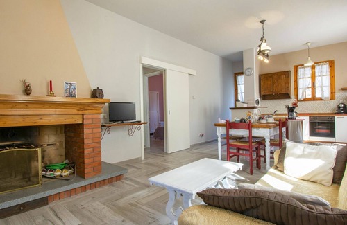 Macchino House | Beautiful private villa for 8 guests with WIFI, TV, patio and pets allowed