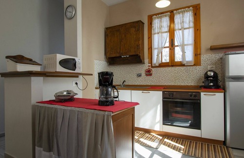 Macchino House | Beautiful private villa for 8 guests with WIFI, TV, patio and pets allowed