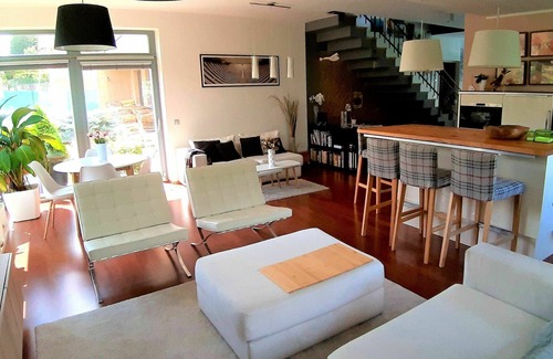 Reporyje House | Beautiful private villa for 8 people with private pool, WIFI, TV and patio