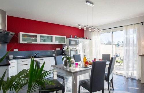 Goulven House | Beautiful private villa for 4 people with WIFI, TV and terrace
