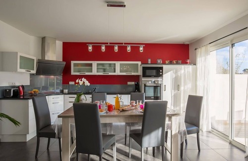 Goulven House | Beautiful private villa for 4 people with WIFI, TV and terrace