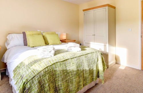 Nantgarw House | Beautiful private villa for 8 guests with WIFI, TV, patio, panoramic view and parking