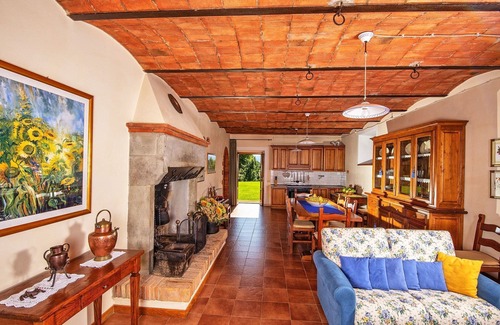 Porrena Villa | Beautiful private villa with private pool, WIFI, TV, patio, pets allowed and panoramic view