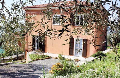 Civezza House | Beautiful private villa with WIFI, TV, terrace, pets allowed, panoramic view and parking