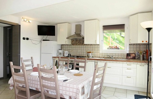 Corrido House | Beautiful private villa for 4 guests with WIFI, TV, patio and parking