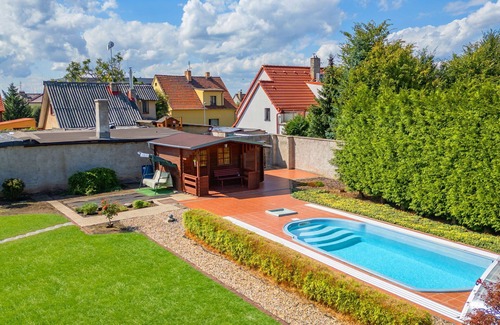 Dolni Chabry Villa | Beautiful private villa for 8 people with WIFI, private pool, TV, terrace and parking