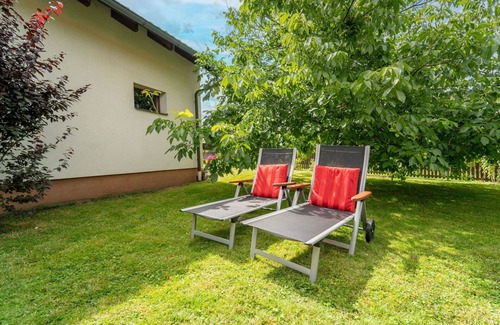 Hetlin House | Beautiful private villa for 2 guests with WIFI, TV and parking