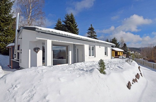 Goldlauter House | Beautiful private villa for 4 guests with WIFI, TV, terrace and pets allowed