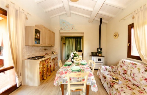 Lari Villa | Beautiful private villa for 4 guests with A/C, private pool, WIFI and pets allowed