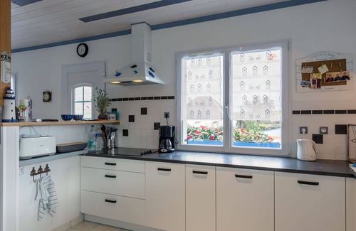 Saint-Mathieu House | Beautiful private villa for 8 guests with WIFI, TV, terrace and pets allowed