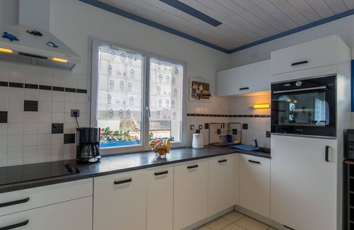 Saint-Mathieu House | Beautiful private villa for 8 guests with WIFI, TV, terrace and pets allowed