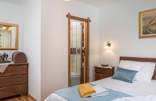 Seget House | Beautiful private villa for 8 guests with WIFI, A/C, private pool, TV, terrace and parking
