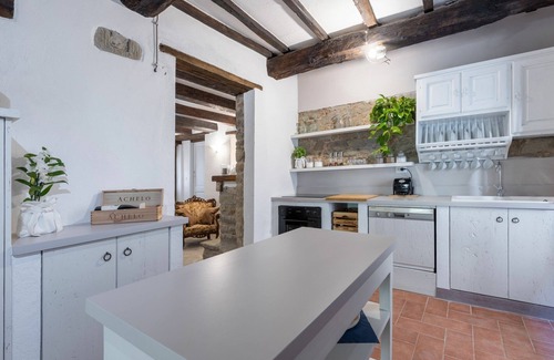 Pieve di Chio Villa | Beautiful private villa for 10 people with private pool, WIFI and TV, close to Cortona
