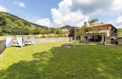 Pieve di Chio Villa | Beautiful private villa for 10 people with private pool, WIFI and TV, close to Cortona