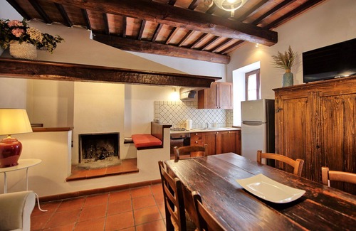 Cetona Villa | Beautiful private villa for 20 people with private pool, A/C, WIFI, TV, patio and panoramic view