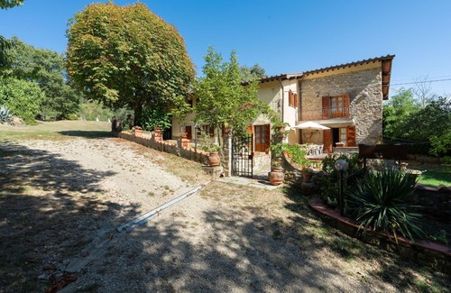 Dicomano Villa | Beautiful private villa for 8 people with hot tub, private pool, WIFI, TV and panoramic view