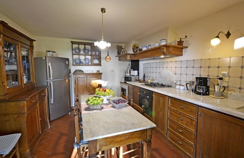 Cortona Villa | Beautiful private villa for 12 guests with private pool, WIFI, TV, patio, panoramic view and par.