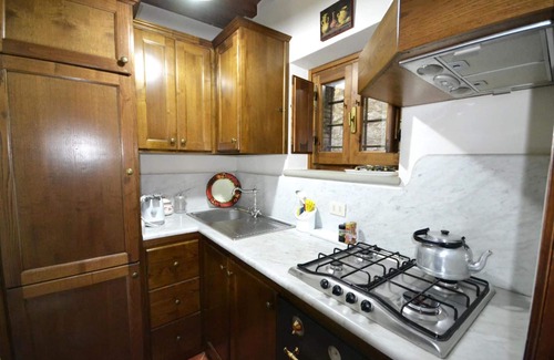 Cortona Villa | Beautiful private villa for 12 guests with private pool, WIFI, TV, patio, panoramic view and par.