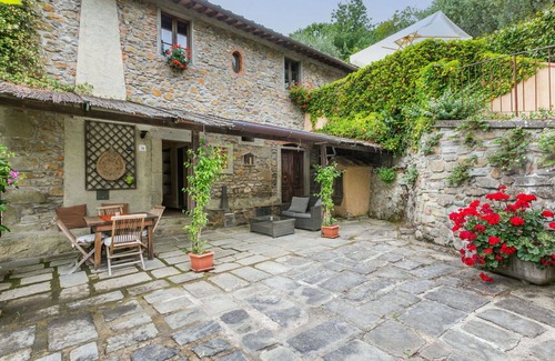 Pescia Villa | Beautiful private villa for 10 guests with private pool, WIFI, TV, terrace and panoramic view