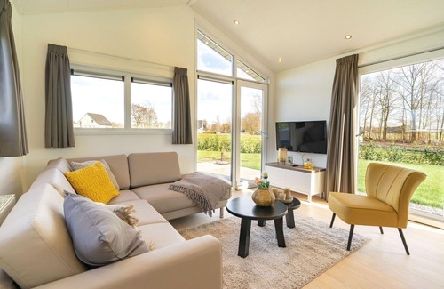 Susteren House | Beautiful private villa for 4 guests with WIFI, pool, TV and terrace