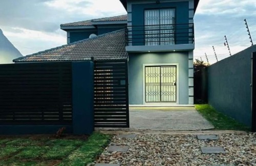 Greater Johannesburg Metropolitan Area Apartment | Beautiful private apartment in downtown, modern style