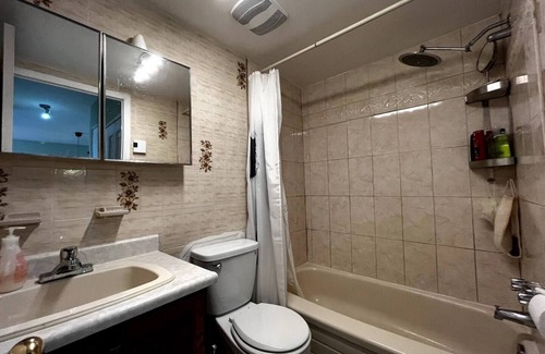 Little Burgundy Apartment | Beautiful & quiet apartment in downtown