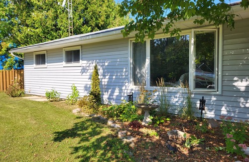 Bobcaygeon House | Beautiful Quiet Escape to Nogies Creek, Bobcaygeon, Kawarthas Lakes Area
