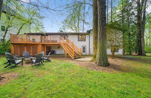 Sandy Springs House | Beautiful & Quiet Newly Renovated 4 Bedroom Retreat
