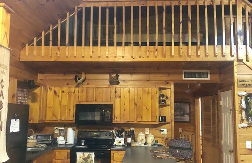 Murphy Cabin | Beautiful real log cabin - hot tub, pool table, great view, WI-FI Internet