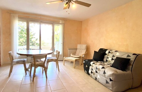 Vernet-les-Bains Apartment | BEAUTIFUL RENOVATED 3-STAR T1 BIS WITH LARGE TERRACE, WIFI AND PARKING SPACE