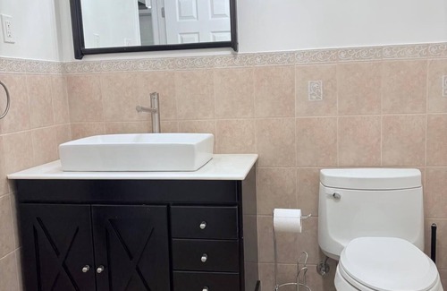 East Credit Apartment | Beautiful Renovated Basement Apartment