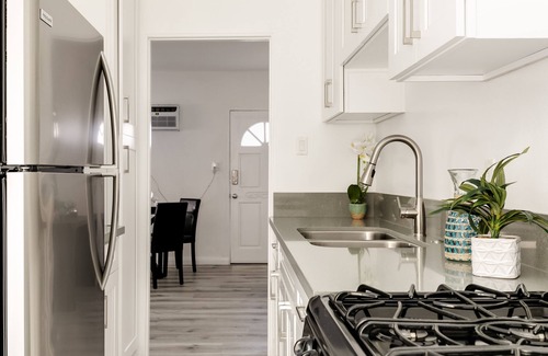 Valley Village Apartment | Beautiful&Renovated, Charming Garden Apartment in Valley Village