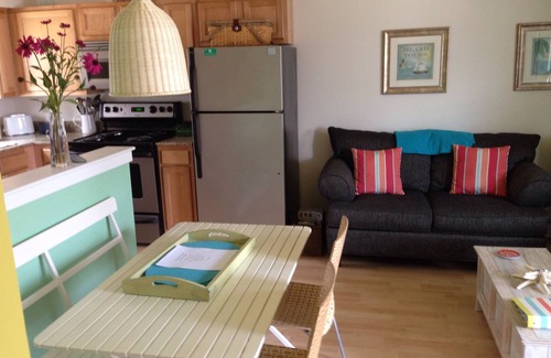 Kennebunkport Condo | Beautiful Resort at Goose Rocks! 1 mile to beach.