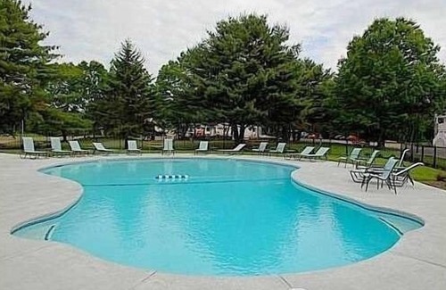 Kennebunkport Condo | Beautiful Resort at Goose Rocks! 1 mile to beach.