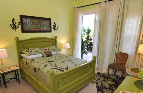 Manson House | Beautiful Resort Property - Lake front, pool, soaking tub and pool house