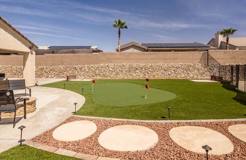 Fort Mohave House | Beautiful River Resort with Pool!