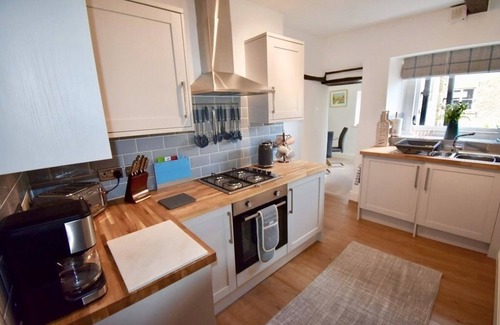 Hope Valley House | Beautiful riverside village cottage in the heart of the Peak District