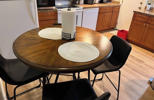 Olympic Hills House | Beautiful room in NE Seattle with High-Speed WiFi