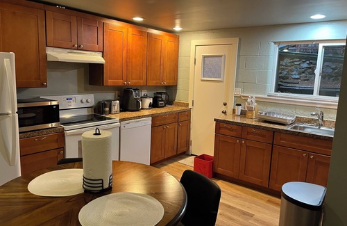Olympic Hills House | Beautiful room in NE Seattle with High-Speed WiFi