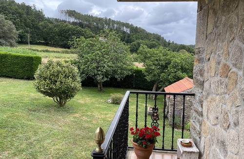 Vila de Cruces Cottage | Beautiful rural house in the heart of Galicia. 28km from Santiago